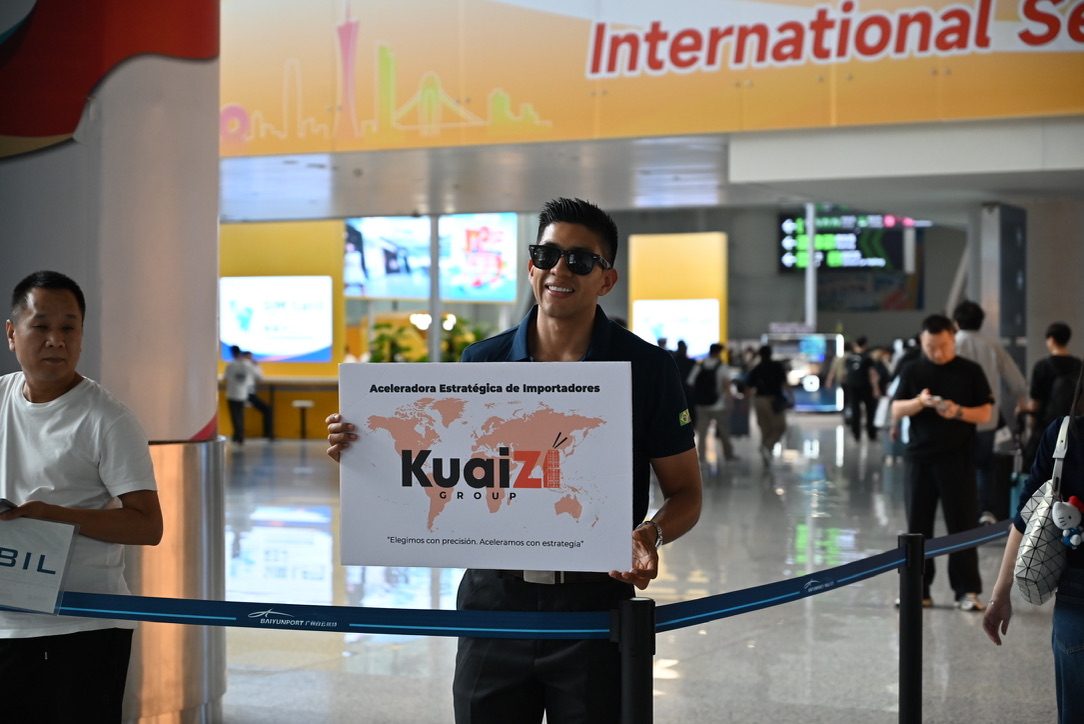 Recepción de Kuaizi en llegadas internacionales